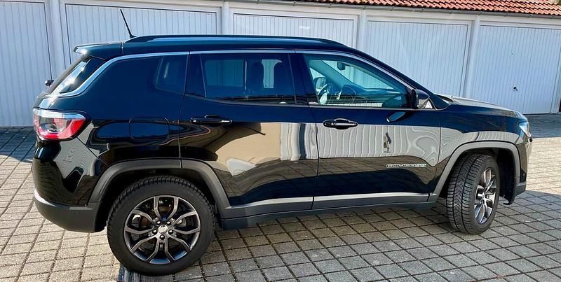 Gebraucht Jeep Compass Limited 170 PS (125 kW) 2019 Schwarz SUV