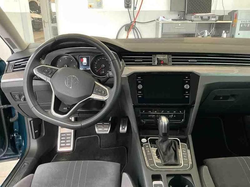 Gebraucht VW Passat Alltrack 200 PS (147 kW) 2023 Blau Kombi