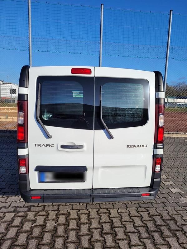 Gebraucht Renault Trafic 120 PS (88 kW) 2016 Weiß Van / Kleinbus