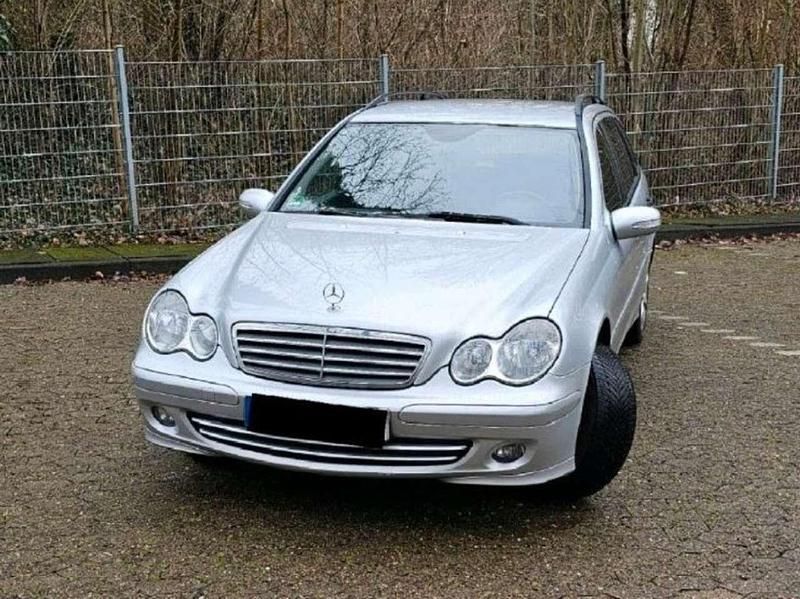 Silber Gebraucht 2006 Mercedes C220 Kombi | 2.950 € (Fairer Preis) - Bild 1/4