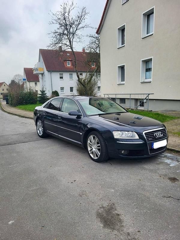 Blau Gebraucht 2005 Audi A8 Limousine | 5.600 € (Etwas zu teuer) - Bild 1/4