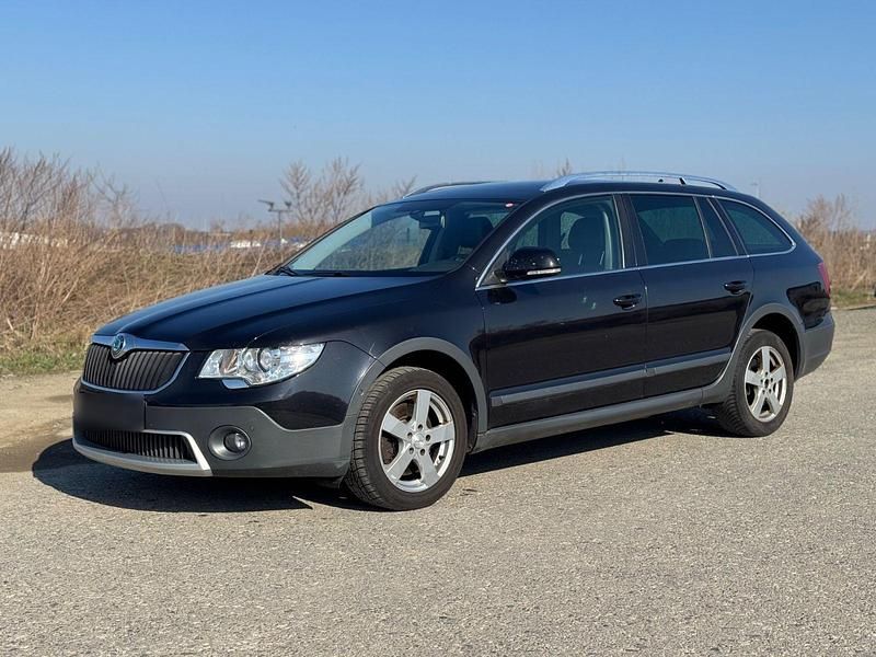 Gebraucht Skoda Superb 140 PS (102 kW) 2012 Schwarz Kombi
