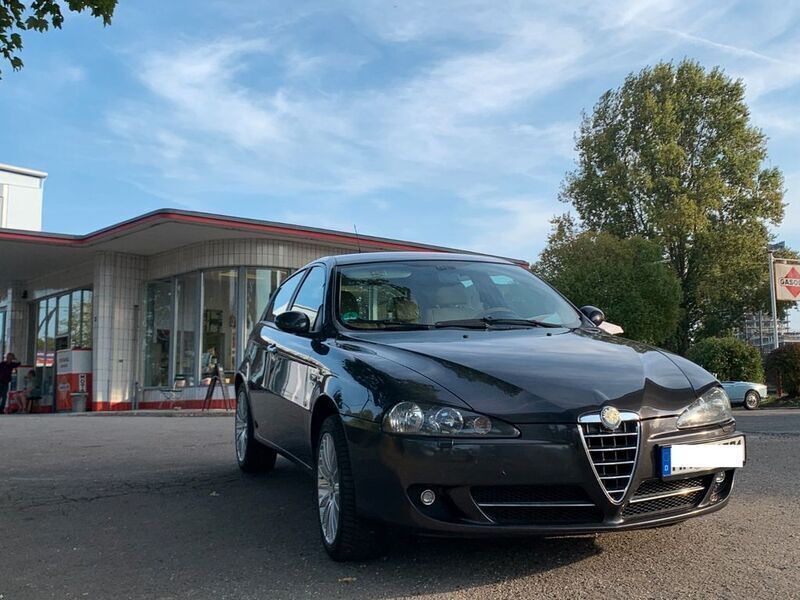 Schwarz Gebraucht 2007 Alfa Romeo 147 Distinctive Kleinwagen | 1.200 € (Guter Preis) - Bild 1/4