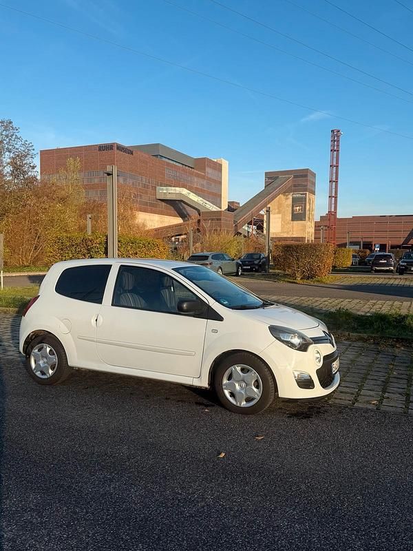Weiß Gebraucht 2012 Renault Twingo Expression Kleinwagen | 3.433 € (Fairer Preis) - Bild 1/4