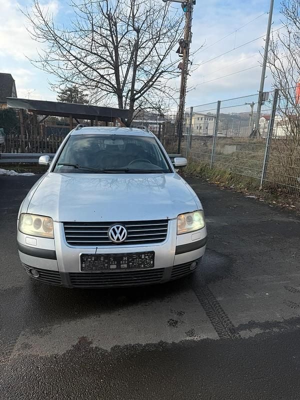 Silber Gebraucht 2002 VW Passat Kombi | 1.250 € (Guter Preis) - Bild 1/4