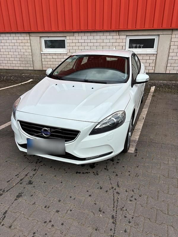Gebraucht Volvo V40 150 PS (110 kW) 2013 Weiß Limousine