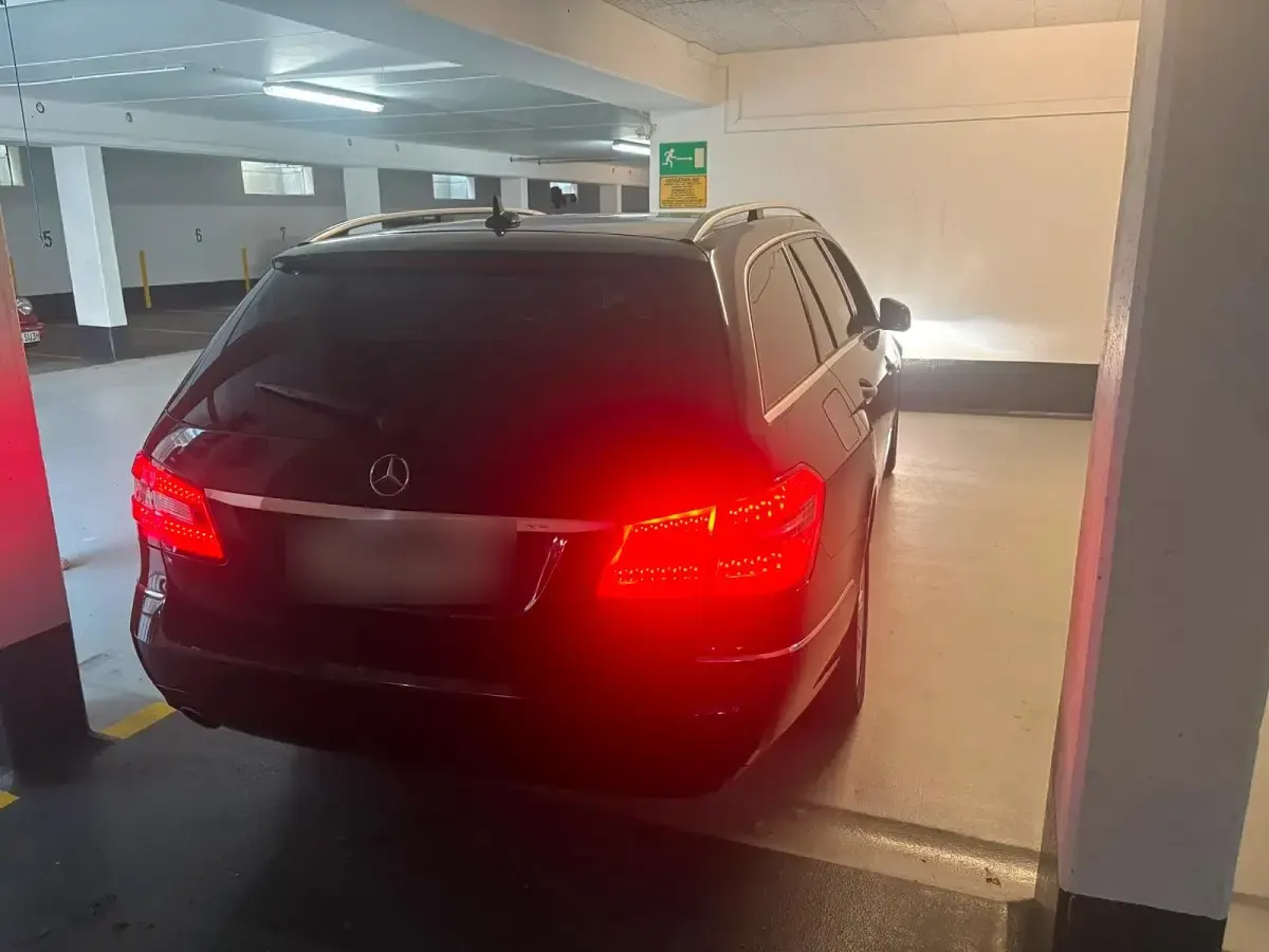 Gebraucht Mercedes E250 204 PS (150 kW) 2012 Schwarz Kombi