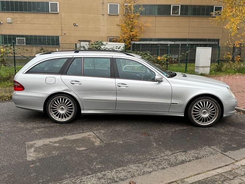 Gebraucht Mercedes E200 Avantgarde 184 PS (135 kW) 2008 Silber Limousine