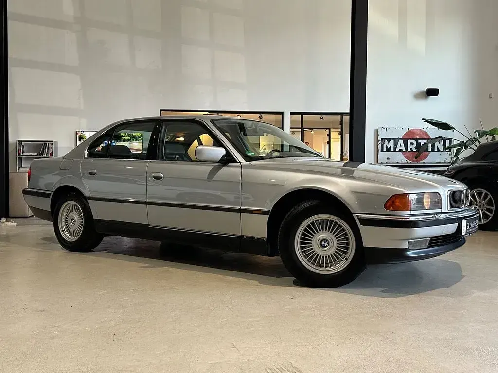 Gebraucht BMW 750 326 PS (239 kW) 1994 Silber Limousine