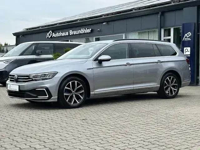 Gebraucht VW Passat GTE 218 PS (160 kW) 2021 Pyritsilber Kombi