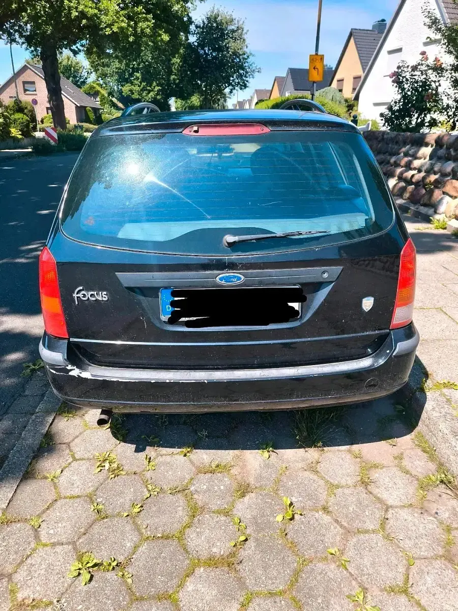 Gebraucht Ford Focus 101 PS (74 kW) 2002 Schwarz Kombi