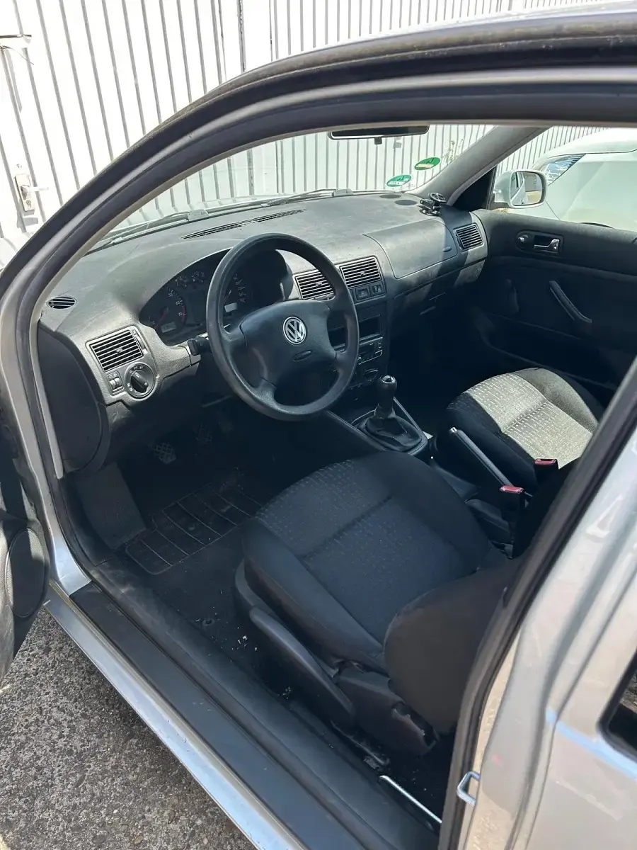 Gebraucht VW Golf IV 105 PS (77 kW) 2001 Silber Kleinwagen