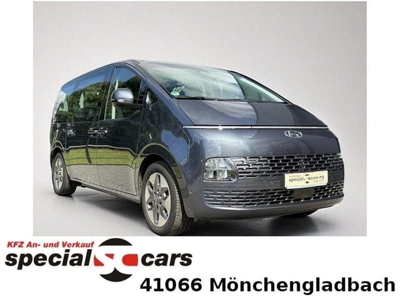 Grau metallic Gebraucht 2024 Hyundai Staria Van / Kleinbus | 39.990 € (Superpreis) - Bild 1/4