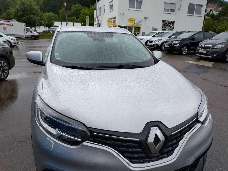 Grau Gebraucht 2016 Renault Kadjar XMOD SUV | 8.000 € (Guter Preis) - Bild 1/4