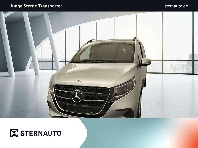 Hightechsilber metallic Gebraucht 2024 Mercedes V220 Style Van / Kleinbus | 60.950 € - Bild 1/4