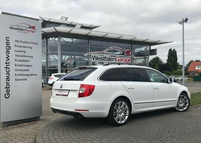 Gebraucht Skoda Superb Elegance 260 PS (191 kW) 2013 Weiß Kombi