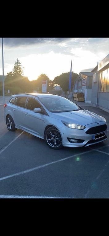 Gebraucht Ford Focus ST-Line 150 PS (110 kW) 2018 Silber Limousine