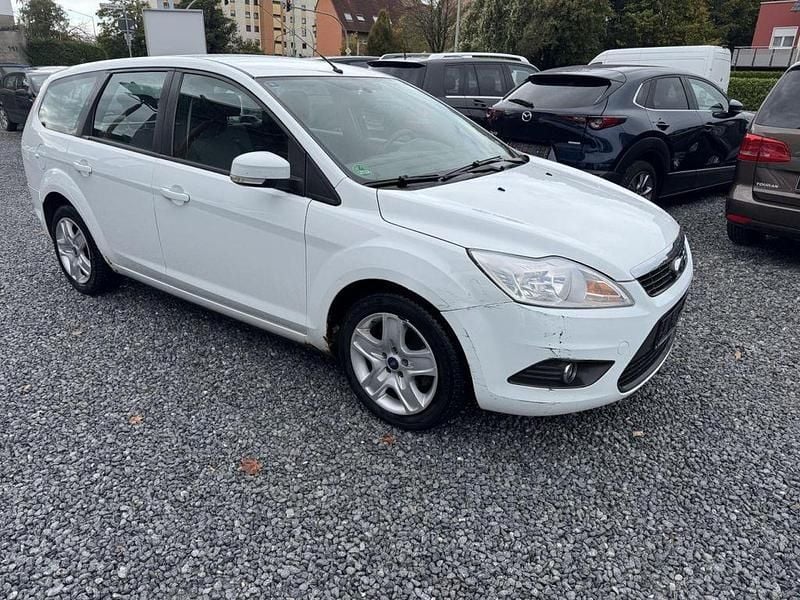 Second-hand Ford Focus Style 109 CP (80 kW) 2010 Alb Berlinǎ