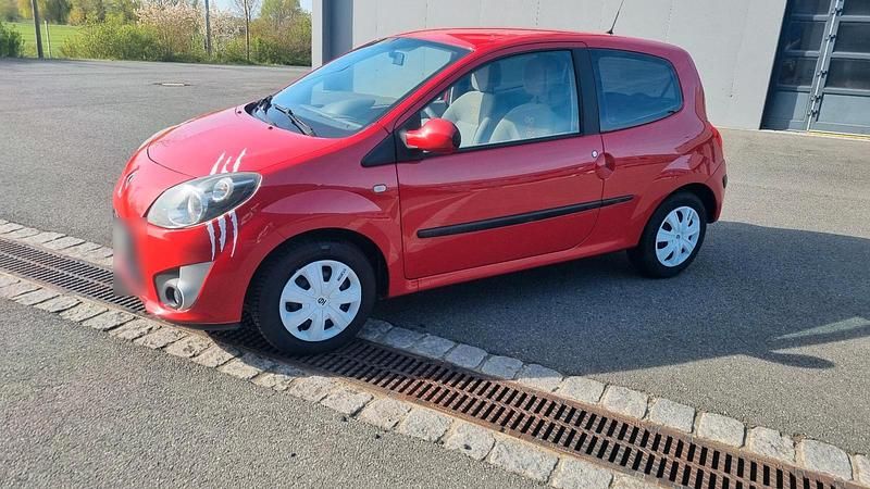 Second-hand Renault Twingo 76 CP (55 kW) 2009 Roșu Hatchback