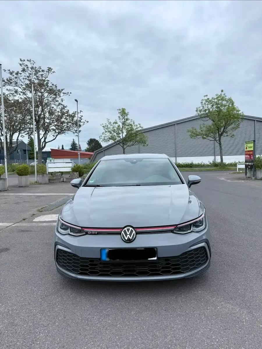 Second-hand VW Golf VIII GTI 245 CP (180 kW) 2021 Gri Berlinǎ