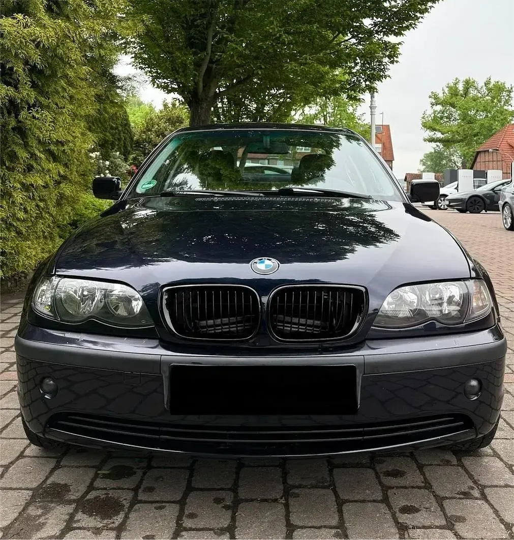 Gebraucht BMW 320 Sport Line 170 PS (125 kW) 2002 Blau Limousine