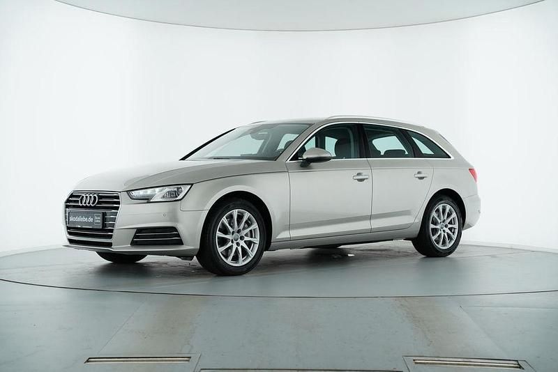 Cuvéesilber metallic Gebraucht 2016 Audi A4 Design Kombi | 20.789 € (Guter Preis) - Bild 1/4