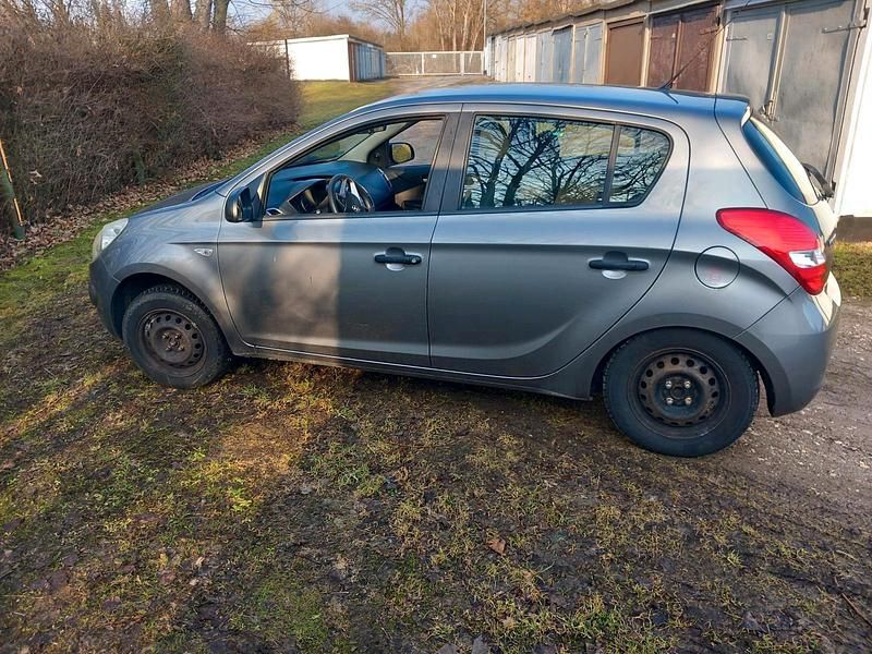 Gebraucht Hyundai i20 70 PS (51 kW) 2012 Kleinwagen