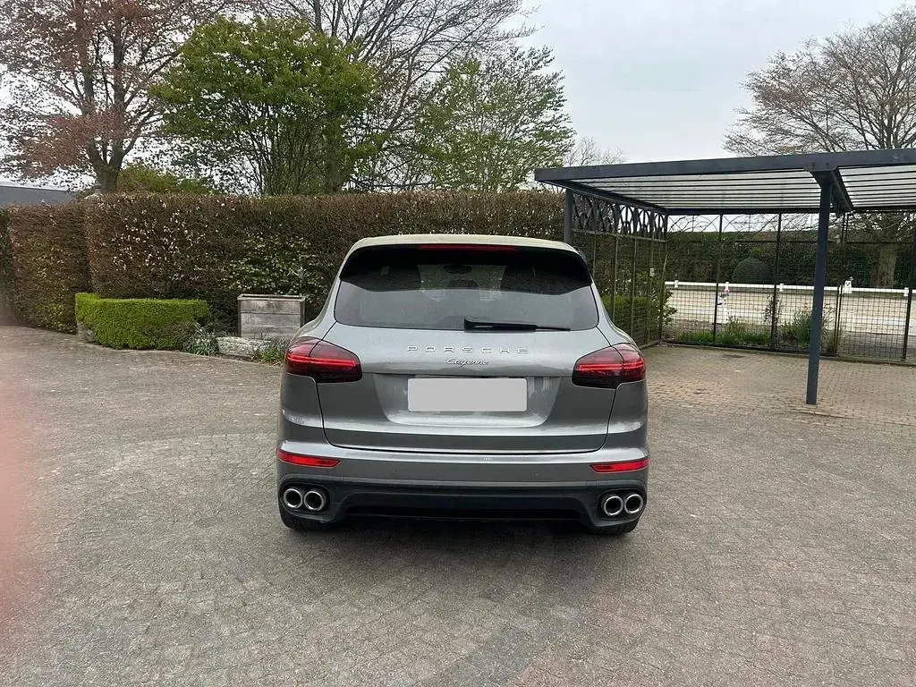 Second-hand Porsche Cayenne 262 CP (192 kW) 2016 Gri SUV
