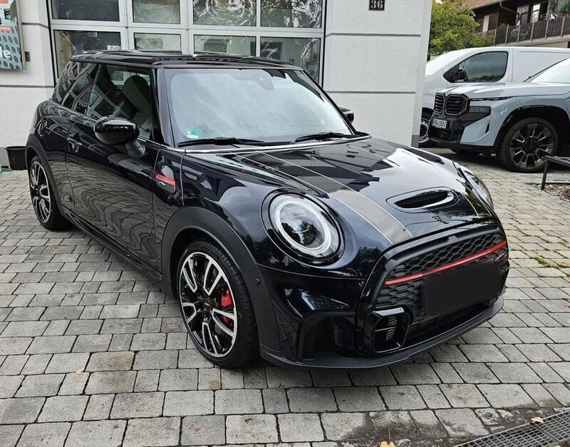 Schwarz Gebraucht 2022 Mini John Cooper Works Kleinwagen | 34.900 € (Teuer) - Bild 1/4
