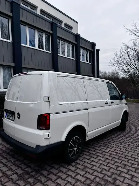Gebraucht VW Transporter 110 PS (80 kW) 2023 Weiß Van