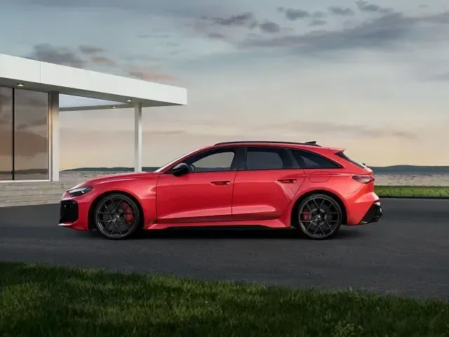 Neu Audi RS5 Sport 639 PS (469 kW) 2026 Rot Kombi