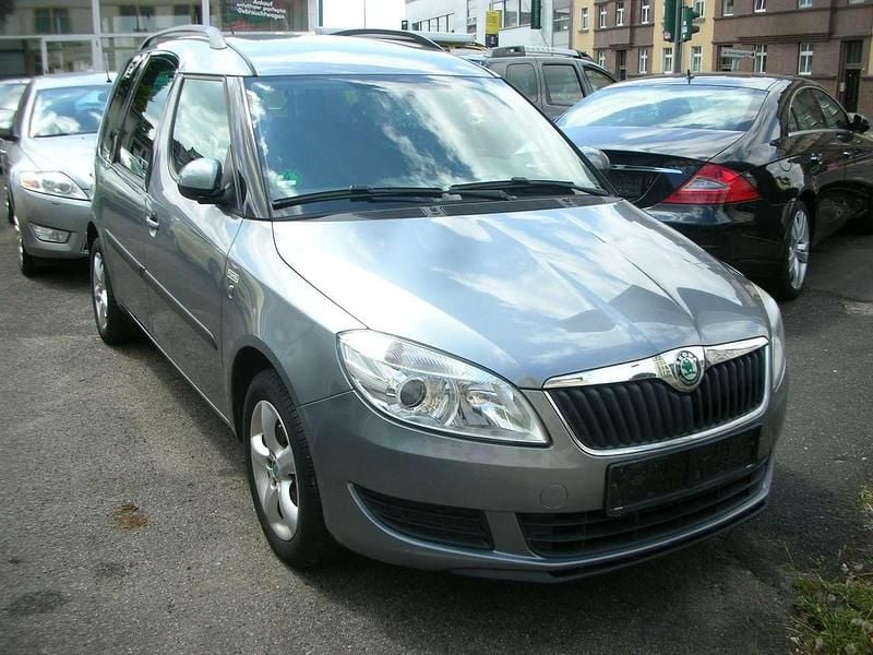 Gebraucht Skoda Roomster 90 PS (66 kW) 2012 Grau metallic Van / Kleinbus