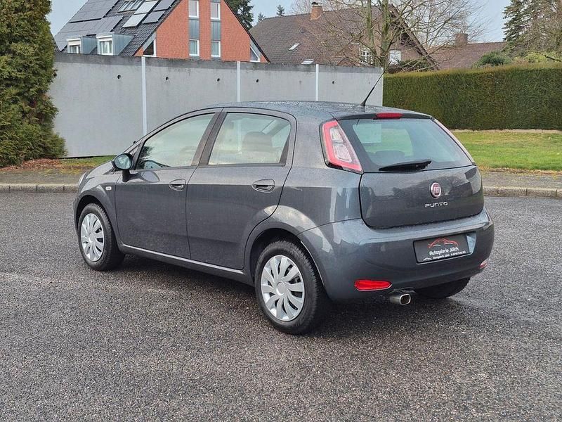 Gebraucht Fiat Punto Lounge 77 PS (56 kW) 2013 Grau Kleinwagen