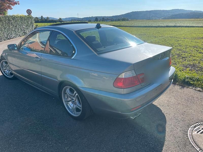 Gebraucht BMW 330 231 PS (169 kW) 2005 Grau Coupé