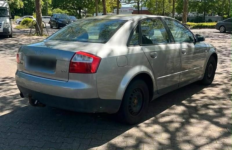 Usata Audi A4 131 CV (96 kW) 2002 Grigio Berlina