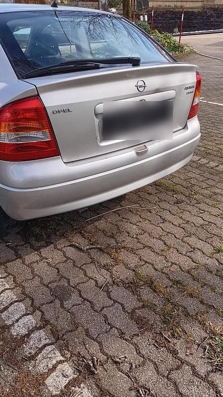 Gebraucht Opel Astra 136 PS (100 kW) 2000 Limousine