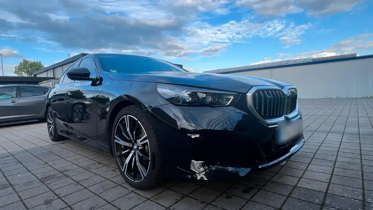 Gebraucht BMW 520 M Sport 197 PS (144 kW) 2024 Schwarz Limousine