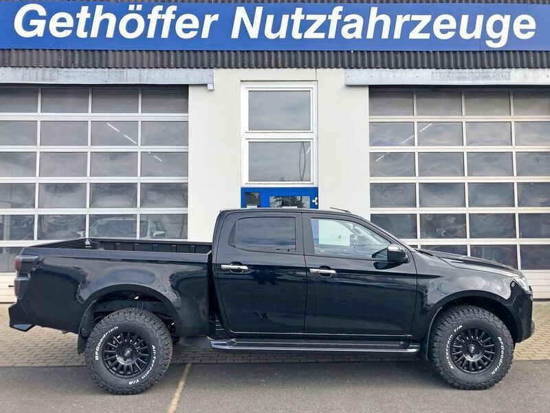 Gebraucht Isuzu D-Max 163 PS (119 kW) 2024 Onyx black Abholung