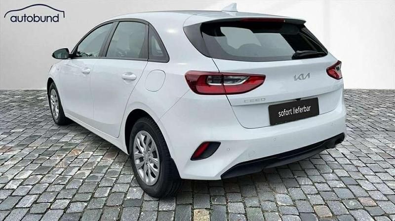 Neu Kia Ceed Best 140 PS (102 kW) 2025 Weiss / deluxe white Kleinwagen