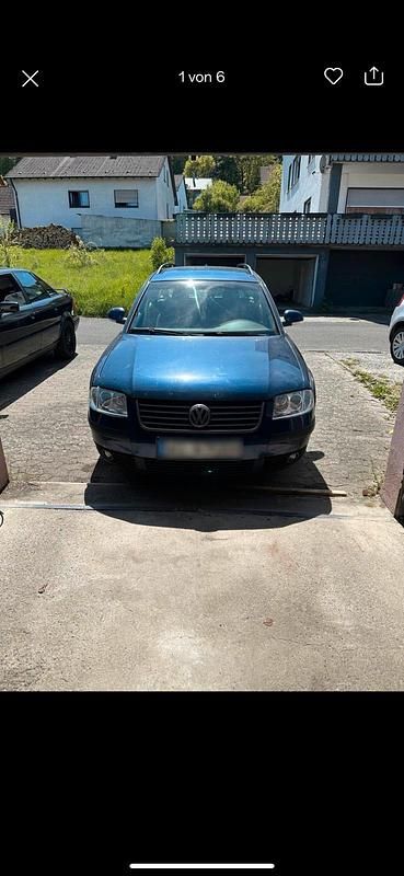 Blau Gebraucht 2004 VW Passat Kombi | 900 € (Superpreis) - Bild 1/4