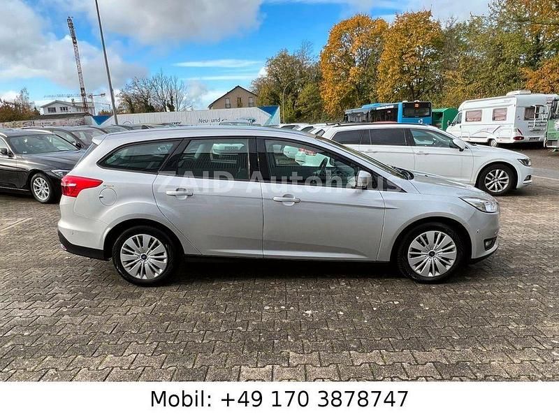 Gebraucht Ford Focus Trend 125 PS (91 kW) 2017 Silber Limousine