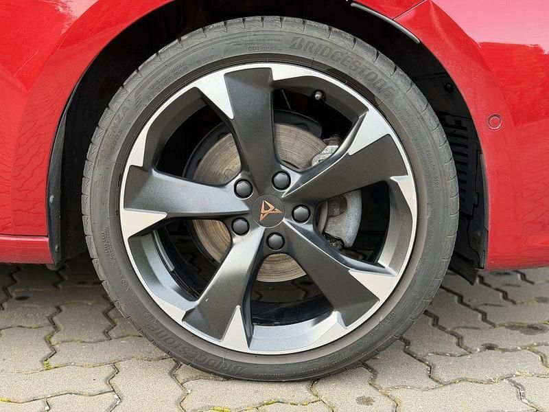 Gebraucht Cupra Leon 150 PS (110 kW) 2023 Rot Limousine