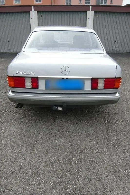 Brugt Mercedes E280 185 HK (136 kW) 1981 Sølv Sedan
