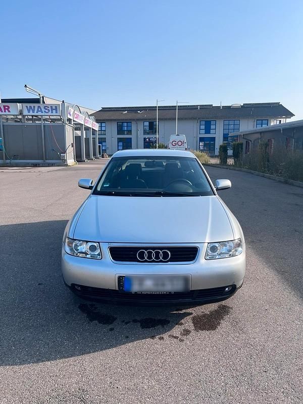 Silber Gebraucht 2003 Audi A3 Limousine | 950 € (Superpreis) - Bild 1/4