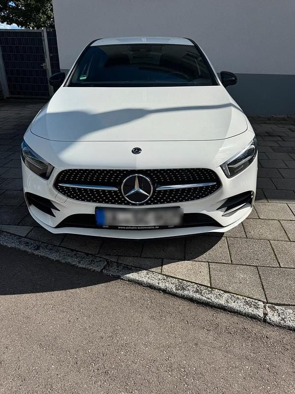 Gebraucht Mercedes A200 AMG line 163 PS (119 kW) 2018 Weiß Kleinwagen