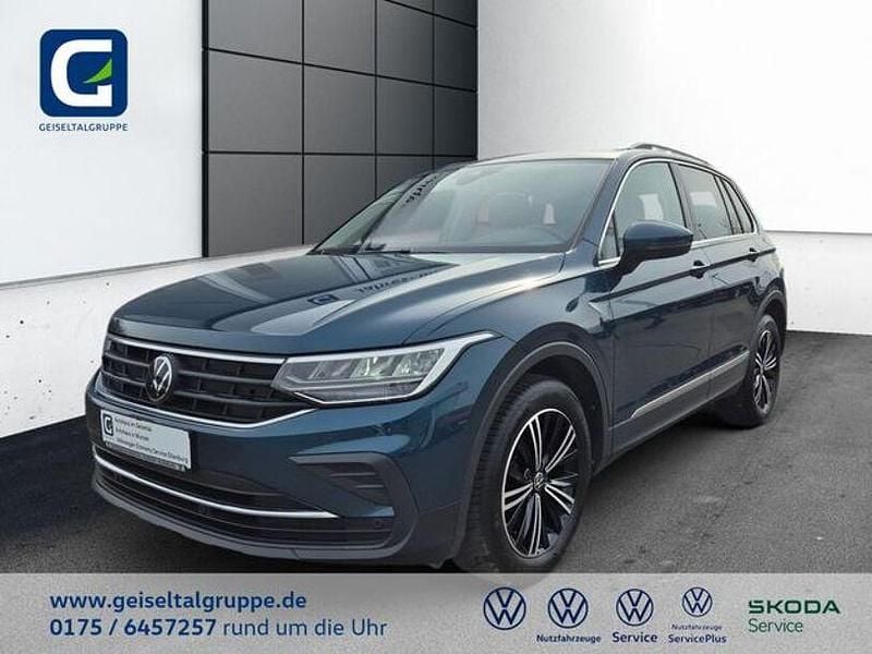 Gebraucht VW Tiguan Move 131 PS (96 kW) 2024 Blau SUV