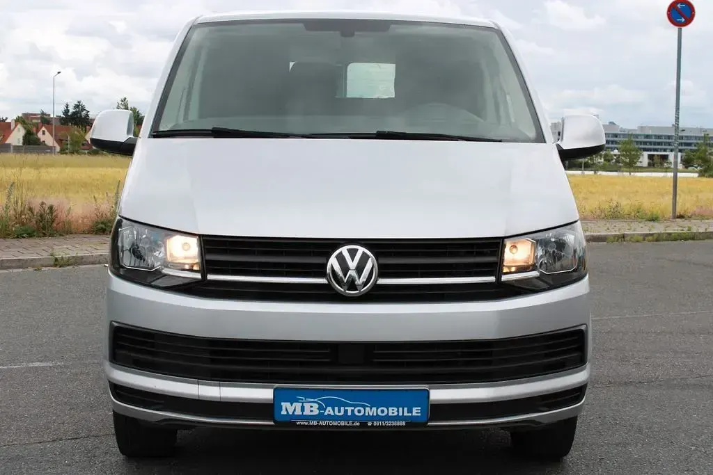 Gebraucht VW Transporter 150 PS (110 kW) 2018 Silber Van