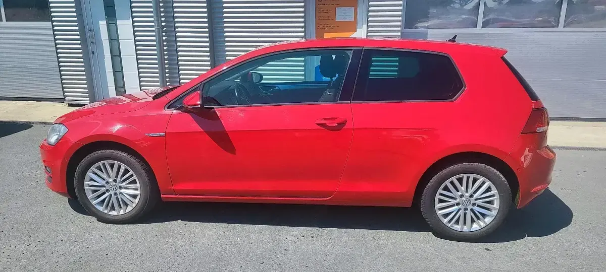 Gebraucht VW Golf VII Edition 86 PS (63 kW) 2014 Rot Limousine
