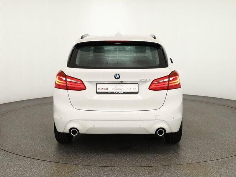 Gebraucht BMW 218 Advantage 150 PS (110 kW) 2021 Weiß Van / Kleinbus