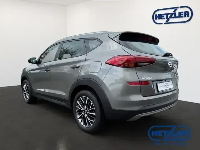 Gebraucht Hyundai Tucson Advantage 136 PS (100 kW) 2020 Olivine grey / mic SUV